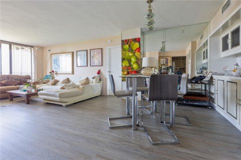 Condo in Aventura, Florida, 2 bedrooms  № 1821862 - photo 5