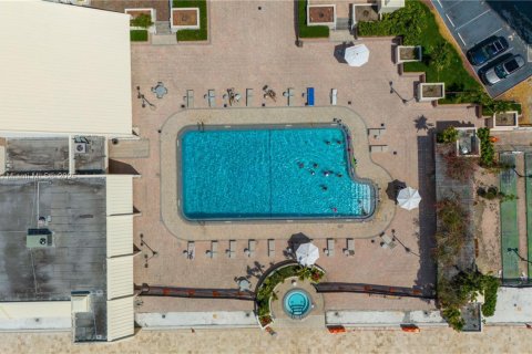Купить кондоминиум в Авентура, Флорида 2 спальни, 121.98м2, № 1821862 - фото 30