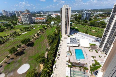 Condo in Aventura, Florida, 2 bedrooms  № 1821862 - photo 17