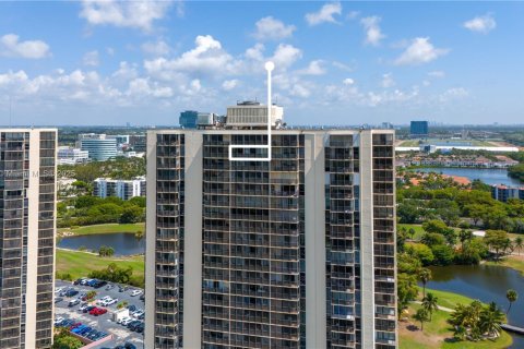 Condo in Aventura, Florida, 2 bedrooms  № 1821862 - photo 22