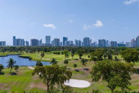 Condo in Aventura, Florida, 2 bedrooms  № 1821862 - photo 19