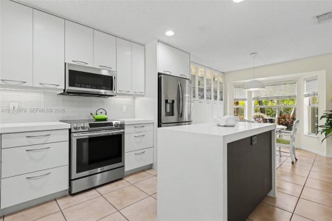 Villa ou maison à vendre à Hollywood, Floride: 3 chambres, 178.28 m2 № 2072601 - photo 8