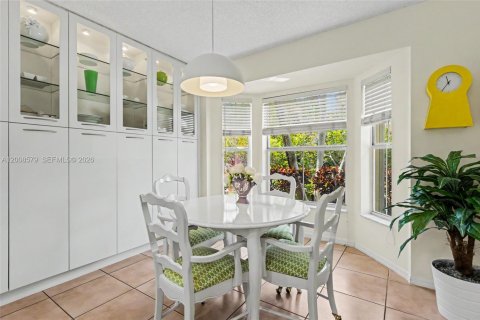 Villa ou maison à vendre à Hollywood, Floride: 3 chambres, 178.28 m2 № 2072601 - photo 4