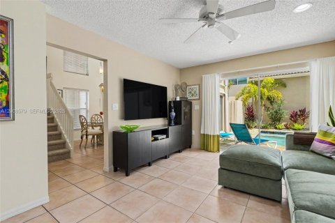 Villa ou maison à vendre à Hollywood, Floride: 3 chambres, 178.28 m2 № 2072601 - photo 10