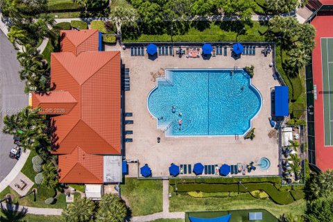 Villa ou maison à vendre à Hollywood, Floride: 3 chambres, 178.28 m2 № 2072601 - photo 27
