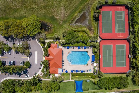 Villa ou maison à vendre à Hollywood, Floride: 3 chambres, 178.28 m2 № 2072601 - photo 26