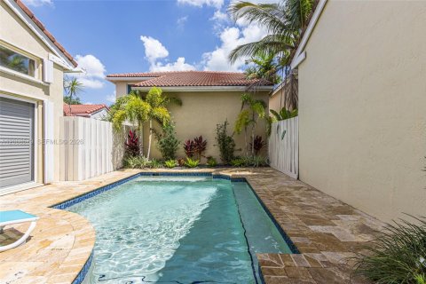 Villa ou maison à vendre à Hollywood, Floride: 3 chambres, 178.28 m2 № 2072601 - photo 3