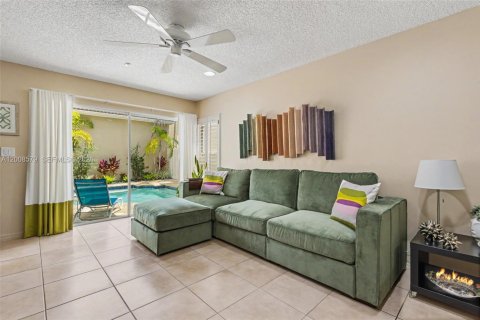 Villa ou maison à vendre à Hollywood, Floride: 3 chambres, 178.28 m2 № 2072601 - photo 9