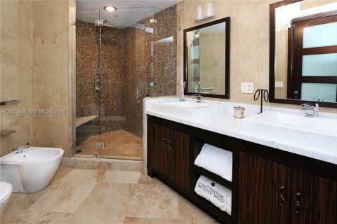 Снять в аренду кондоминиум в Майами-Бич, Флорида 2 спальни, 147.81м2, № 2078072 - фото 14