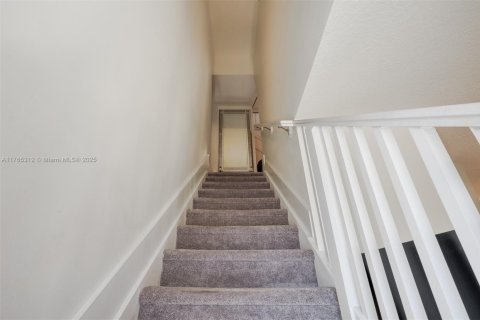 Adosado en venta en Doral, Florida, 3 dormitorios, 192.31 m2 № 1867586 - foto 10