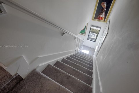 Adosado en venta en Doral, Florida, 3 dormitorios, 192.31 m2 № 1867586 - foto 11