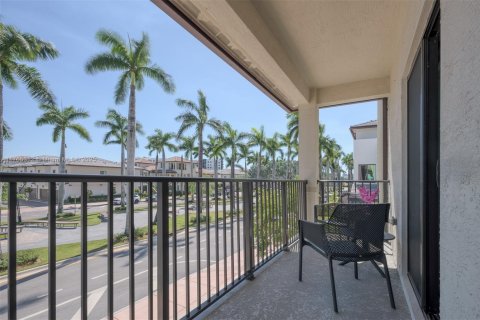 Adosado en venta en Doral, Florida, 3 dormitorios, 192.31 m2 № 1867586 - foto 18