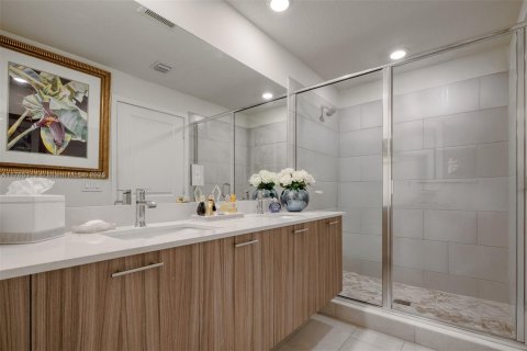 Adosado en venta en Doral, Florida, 3 dormitorios, 192.31 m2 № 1867586 - foto 16