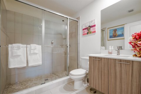 Adosado en venta en Doral, Florida, 3 dormitorios, 192.31 m2 № 1867586 - foto 21