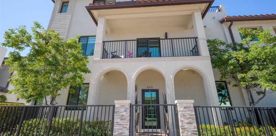 Adosado en Doral, Florida 3 dormitorios, 192.31 m2 № 1867586