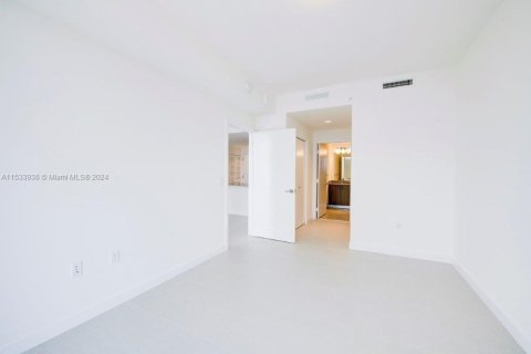 Купить кондоминиум в Дорал, Флорида 2 спальни, 94.39м2, № 1731046 - фото 15