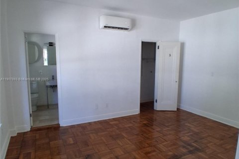 Снять в аренду квартиру в Майами-Бич, Флорида 1 спальня, 65.03м2, № 1967705 - фото 7