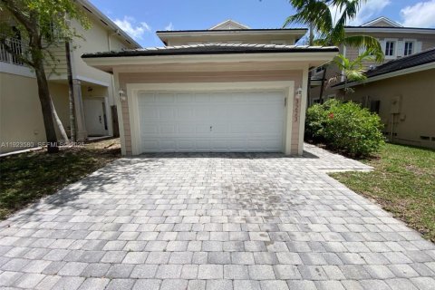 Casa en venta en Homestead, Florida, 5 dormitorios, 201.6 m2 № 1982197 - foto 1