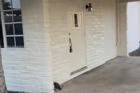 Villa ou maison à vendre à Homestead, Floride: 3 chambres, 110.65 m2 № 2009829 - photo 2