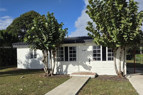 Villa ou maison à Homestead, Floride 3 chambres, 110.65 m2 № 2009829