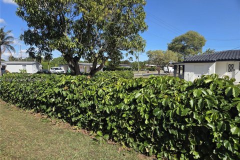 Купить виллу или дом в Хомстед, Флорида 3 спальни, 110.65м2, № 2009829 - фото 14