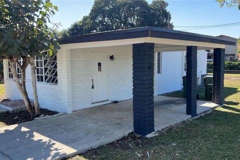 Купить виллу или дом в Хомстед, Флорида 3 спальни, 110.65м2, № 2009829 - фото 23