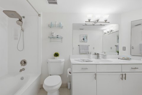 Townhouse in Palm Beach Gardens, Florida 3 bedrooms, 118.54 sq.m. № 2311302 - photo 18