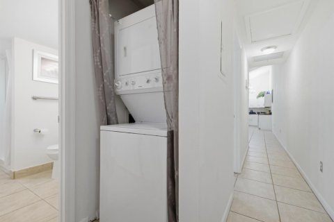 Townhouse in Palm Beach Gardens, Florida 3 bedrooms, 118.54 sq.m. № 2311302 - photo 25
