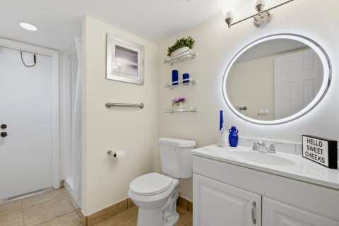 Townhouse in Palm Beach Gardens, Florida 3 bedrooms, 118.54 sq.m. № 2311302 - photo 24