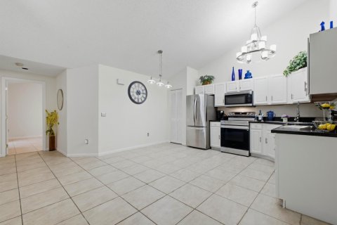 Townhouse in Palm Beach Gardens, Florida 3 bedrooms, 118.54 sq.m. № 2311302 - photo 13