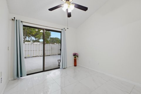 Townhouse in Palm Beach Gardens, Florida 3 bedrooms, 118.54 sq.m. № 2311302 - photo 22