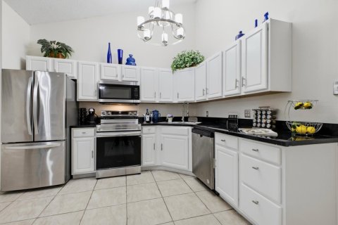 Townhouse in Palm Beach Gardens, Florida 3 bedrooms, 118.54 sq.m. № 2311302 - photo 11