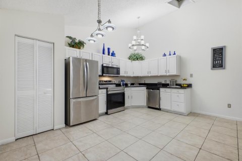 Townhouse in Palm Beach Gardens, Florida 3 bedrooms, 118.54 sq.m. № 2311302 - photo 12