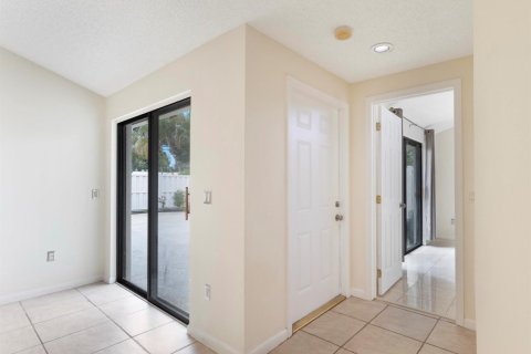 Townhouse in Palm Beach Gardens, Florida 3 bedrooms, 118.54 sq.m. № 2311302 - photo 7