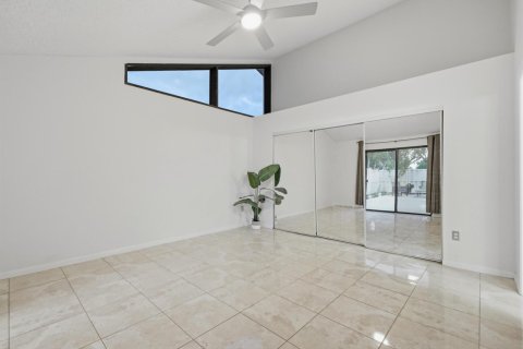 Townhouse in Palm Beach Gardens, Florida 3 bedrooms, 118.54 sq.m. № 2311302 - photo 16