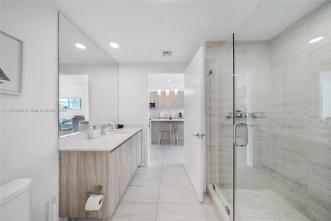 Condo in Miami, Florida, 1 bedroom  № 2037048 - photo 15