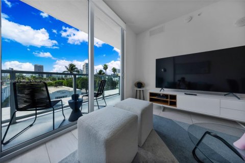 Condo in Miami, Florida, 1 bedroom  № 2037048 - photo 8