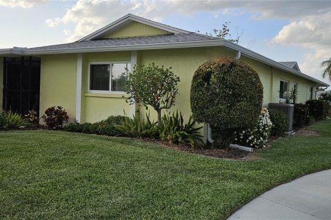 Casa en venta en Bradenton, Florida, 2 dormitorios, 162.86 m2 № 1673685 - foto 3