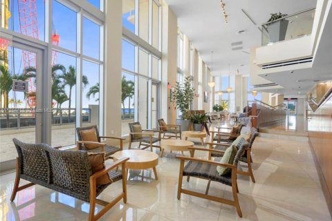 Copropriété à vendre à Sunny Isles Beach, Floride: 1 chambre, 63.92 m2 № 1935948 - photo 14