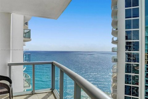 Copropriété à vendre à Sunny Isles Beach, Floride: 1 chambre, 63.92 m2 № 1935948 - photo 1