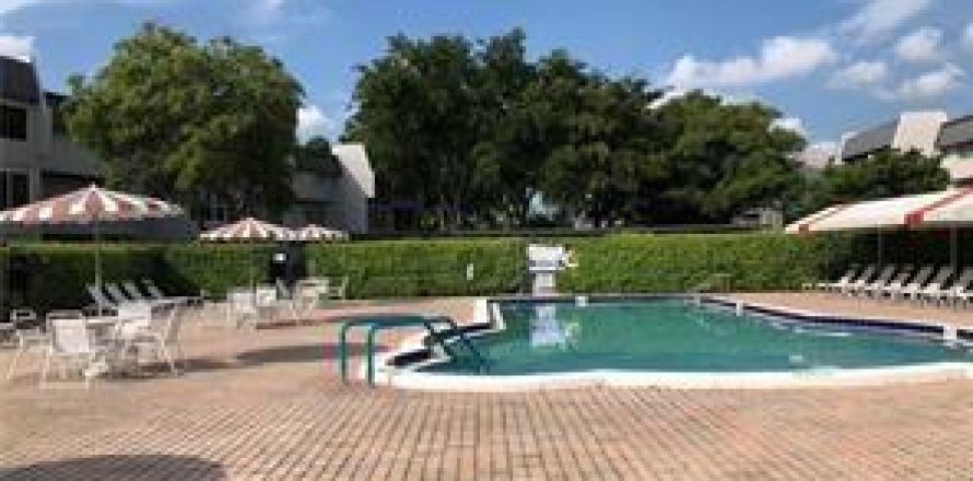 Condominio en Margate, Florida, 1 dormitorio № 1185539