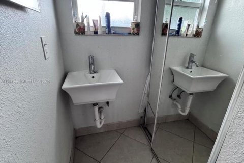 Villa ou maison à vendre à Miami, Floride: 3 chambres, 87.79 m2 № 1930981 - photo 9