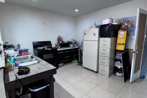 Villa ou maison à vendre à Miami, Floride: 3 chambres, 87.79 m2 № 1930981 - photo 3