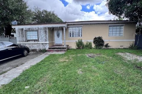 Villa ou maison à vendre à Miami, Floride: 3 chambres, 87.79 m2 № 1930981 - photo 14