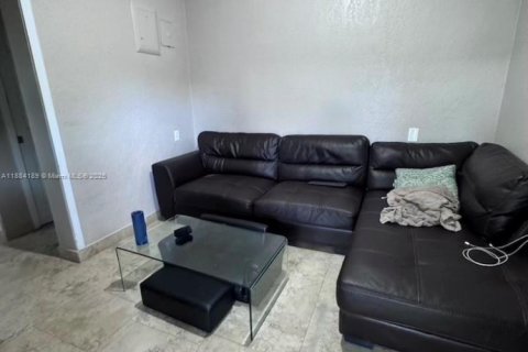 Villa ou maison à vendre à Miami, Floride: 3 chambres, 87.79 m2 № 1930981 - photo 16