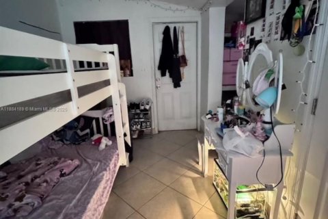 Villa ou maison à vendre à Miami, Floride: 3 chambres, 87.79 m2 № 1930981 - photo 10