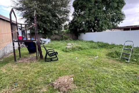 Villa ou maison à vendre à Miami, Floride: 3 chambres, 87.79 m2 № 1930981 - photo 23