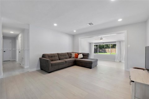 Casa en venta en Plantation, Florida, 3 dormitorios, 151.15 m2 № 2047821 - foto 21