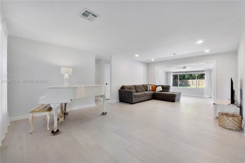 Casa en venta en Plantation, Florida, 3 dormitorios, 151.15 m2 № 2047821 - foto 18