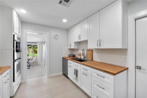 Casa en venta en Plantation, Florida, 3 dormitorios, 151.15 m2 № 2047821 - foto 5